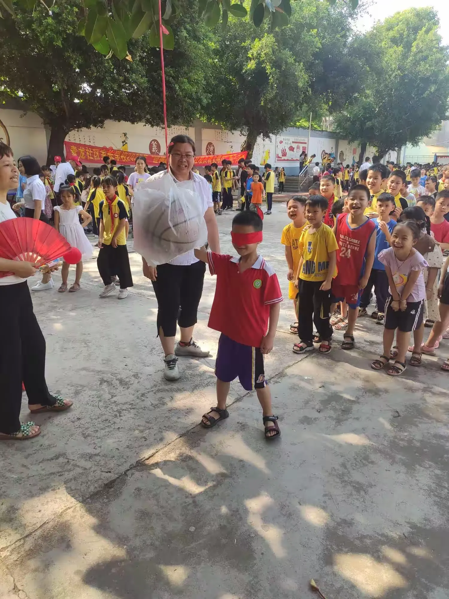 简篇-“快乐童心,放飞梦想”——素龙小学庆祝国际“六一”儿童节