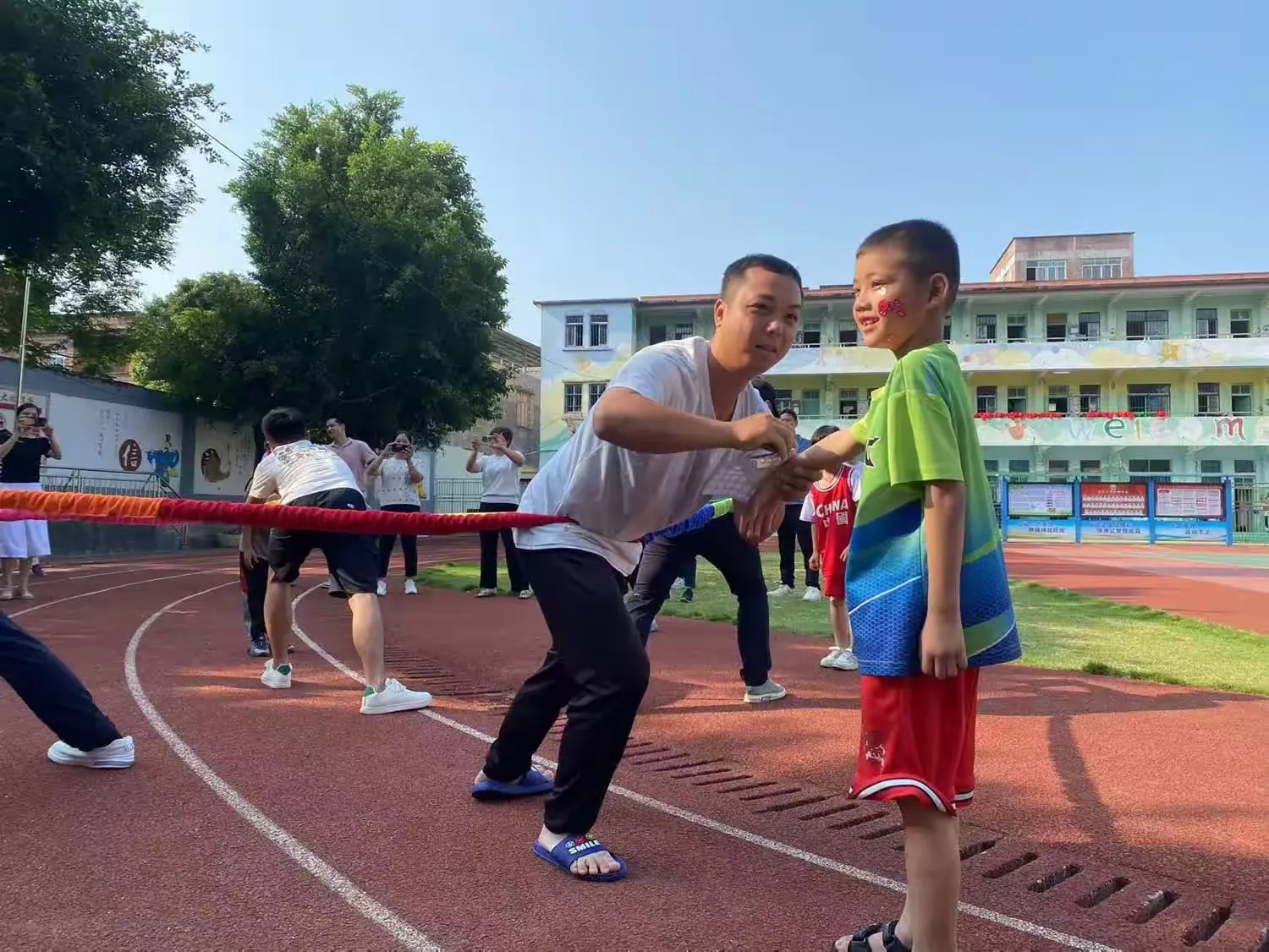 简篇-“快乐童心,放飞梦想”——素龙小学庆祝国际“六一”儿童节