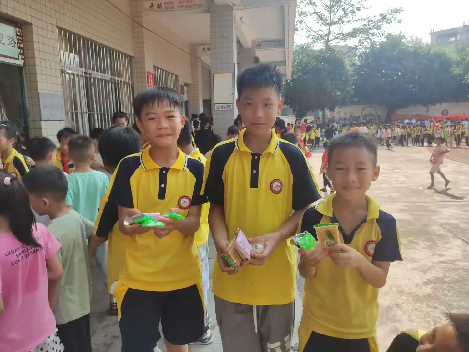 简篇-“快乐童心,放飞梦想”——素龙小学庆祝国际“六一”儿童节