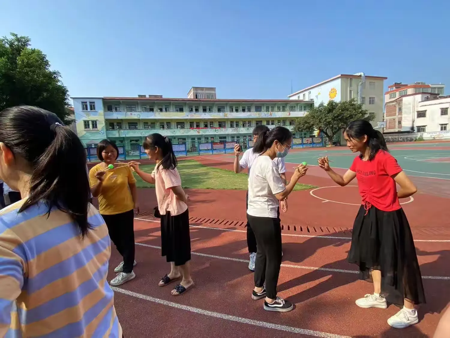 简篇-“快乐童心,放飞梦想”——素龙小学庆祝国际“六一”儿童节
