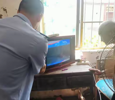 老人电视出故障 网格援助解民忧