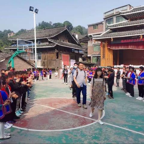 情系教育暖六一，奉献爱心梦飞扬