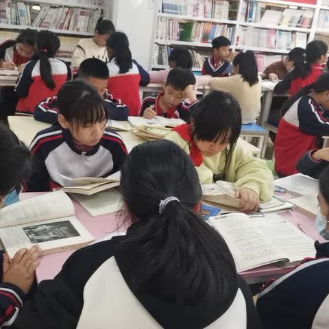 阅读与我同行 书香伴我成长 —漳浦石斋小学四年七班读书分享