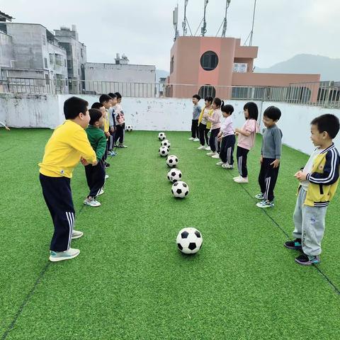 世纪幼儿园大一班十二月份美篇——《快乐童年，温暖冬季》