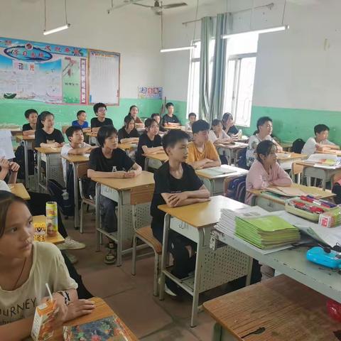 梧州市荣雁小学2023年六年级172班庆“六一”暨毕业联欢会