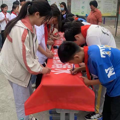 珍爱生命，预防溺水——先锋小学防溺水宣传