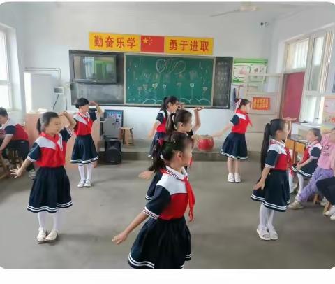 2023年固坊小学少先队新队员入队暨欢庆六一活动