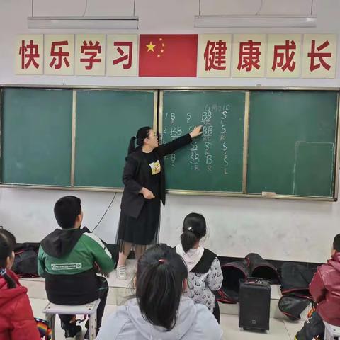 【阳尹•美育】情系青少年 关爱进校园——渭南市老年大学和青年音乐家联合会帮扶阳尹小学艺术社团活动纪实