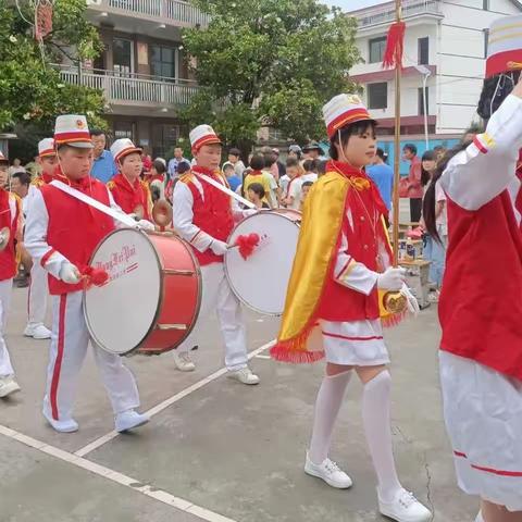 快乐童年，唱响校园                    ——沙坪完全小学六一文艺汇演