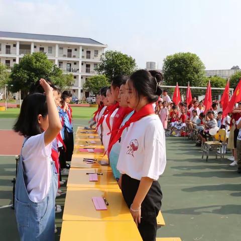 童心飞扬庆六一，双减助力展风采——汝城县暖水镇中心小学举行少先队入队仪式暨六一文艺汇演活动