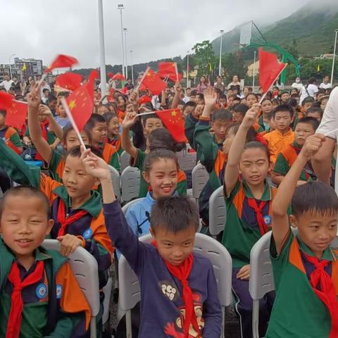 快乐六一    “雨”爱同行——枇杷小学五（1）班“我们的六一”活动