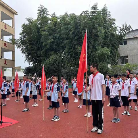 东塘小学“红领巾，心向党”少先队员入队仪式