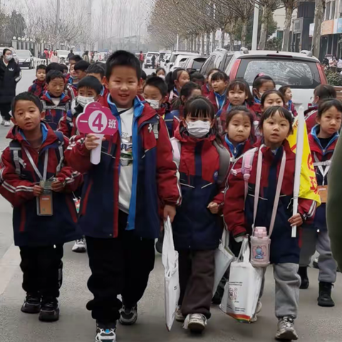 弘扬雷锋精神 争做雷锋少年——新密市政通路小学一年级雷锋少年事迹展播