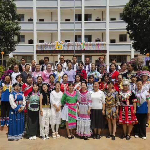 民族一家亲 同心感党恩——小石桥小学庆“六一”暨技能展示活动