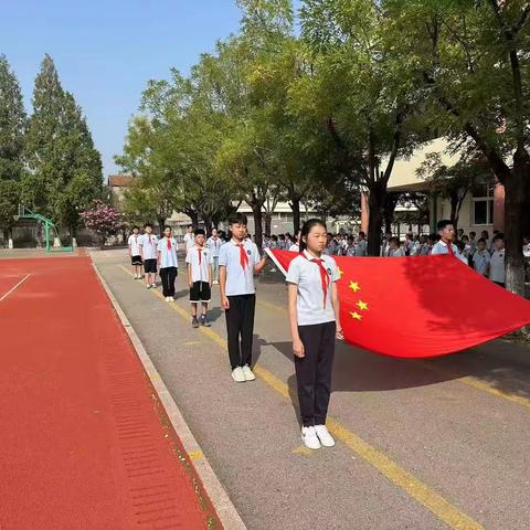 向阳而生，砥砺前行——贾汪区实验小学教育集团总校区开学升旗仪式