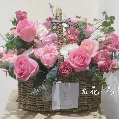 陈洞村幼儿园美术二班第4课时《温馨小花篮》