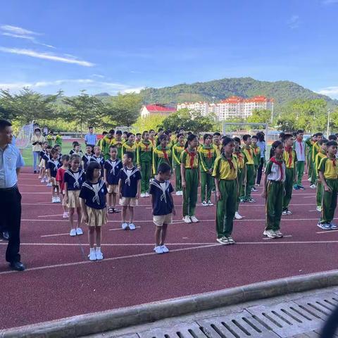 【幼小衔接】“我与小学零距离”—阜龙乡中心幼儿园大班参观小学活动简讯