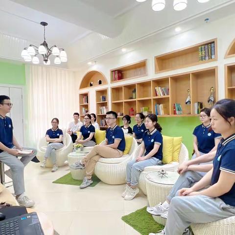 “红色经典书籍”读书分享会————海口市中心幼儿园