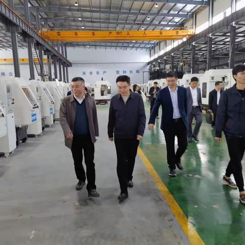 市委常委、统战部部长郭新春一行来我县调研。