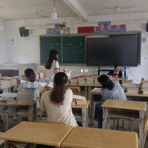 夯实常规、以查促教——景洪市基诺乡中心小学教学常规检查