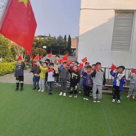 🇨🇳花儿向阳，童心向党！🇨🇳💕郝寨小学附属幼儿园大二班