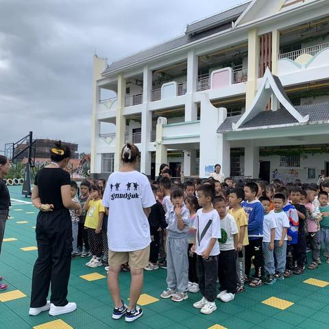 “礼遇小学，筑梦成长”勐海县勐遮镇黎明幼儿园曼恩分园，毕业班参观小学