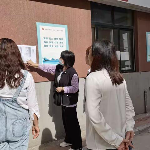 杜甫路街道和美社区开展信访事项网上投诉“码”上办宣传活动