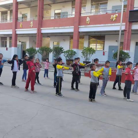 随风起舞 跳出激情 ———铁厂小学跳绳社团