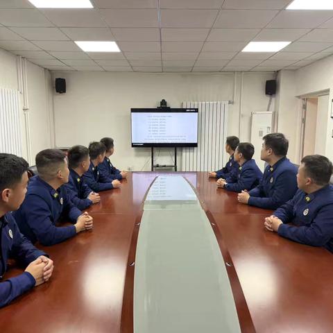广德路小型站组织学习《国家综合性消防救援队伍安全管理规定（试行）》