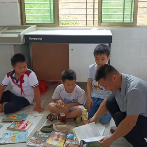 儿童跳蚤市场开市啦－－记录忠信镇黄花小学"六·一”儿童节专题活动