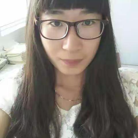 用心去工作，用爱去育人