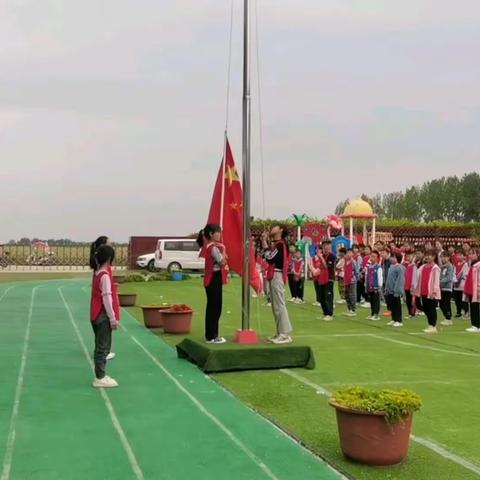 运动挥洒汗水，拼搏伴你荣耀——金贝贝学校运动会