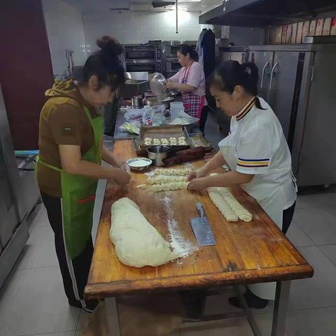 餐饮部到溪湖区进行面点培训