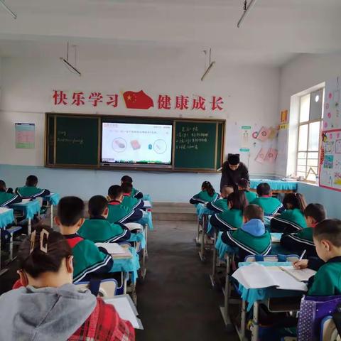 【“三抓三促”行动进行时】梁原学区横渠小学开展“青蓝工程”考核活动