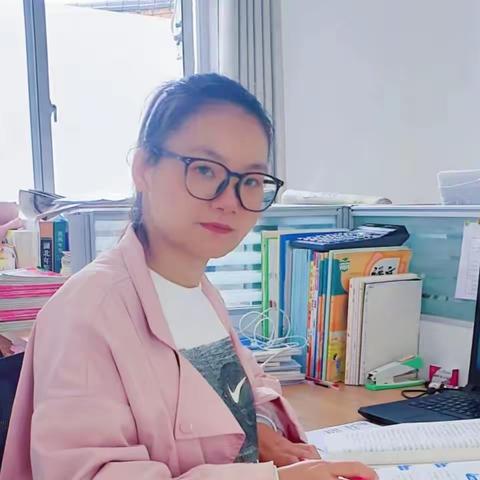 留守一方阵地，三尺讲台守初心