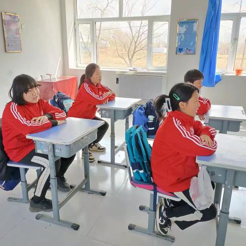 利勤学校开展“课前一支歌”活动