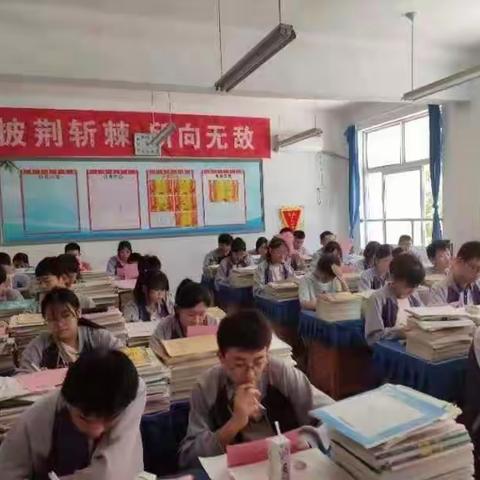 学生资助和服务中心为中考学子保驾护航