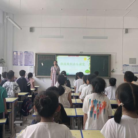 “音”你而“美”，“体”现精彩——实验小学南湖校区音乐公开课     《小雨沙沙》