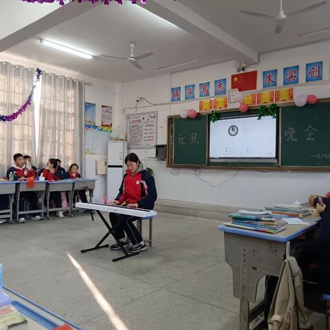 “喜迎元旦 欢庆新年”——恩江中学九(15)班元旦晚会