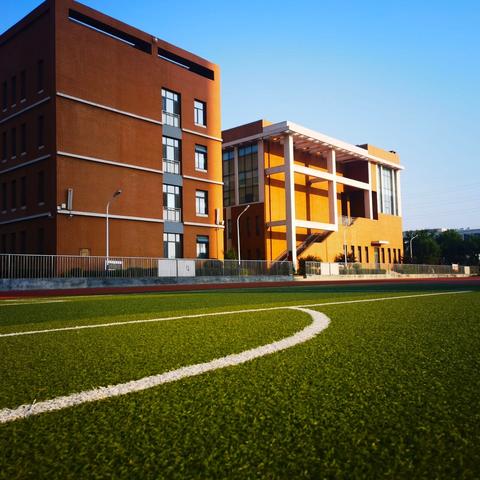 “书香志远 用心成长 ”—— 记龙泉小学五年级“好书我推荐”活动