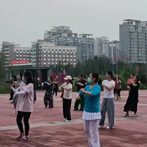 体育无处不在，运动无限精彩-健身操