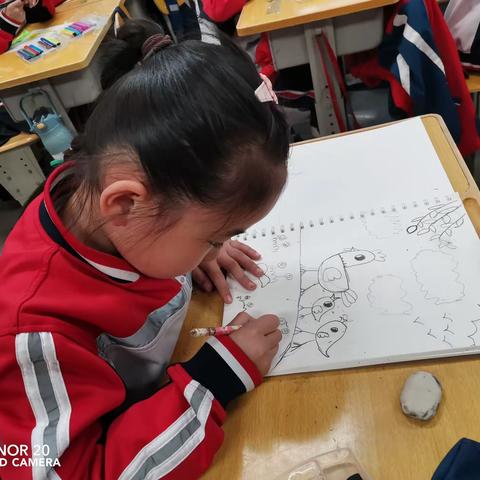 创意儿童画                                     锡林浩特市实验第二小学一年三班社团课