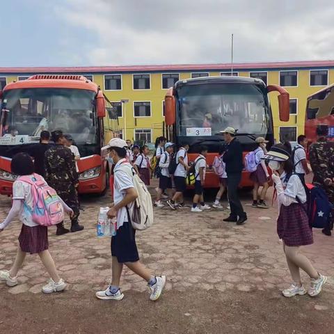 学在旅途  乐在其中——李官镇中心小学四年级研学旅行实践活动