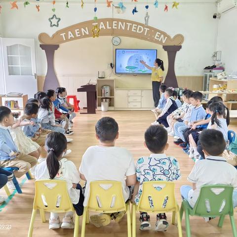 卓艺新城幼儿园——《雨生百谷，滋润万物》