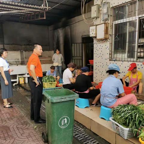 加强学校食堂检查，为高考考生保驾护航——定安县城南中学开展食堂卫生安全检查