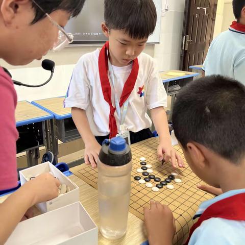 2022-2023年度第二学期【第5周】实验小学七彩光课程——欢乐五子棋