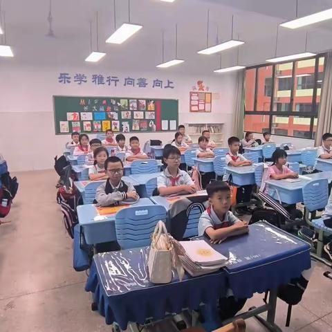 砂子塘万境第二小学1901班班级合唱汇报