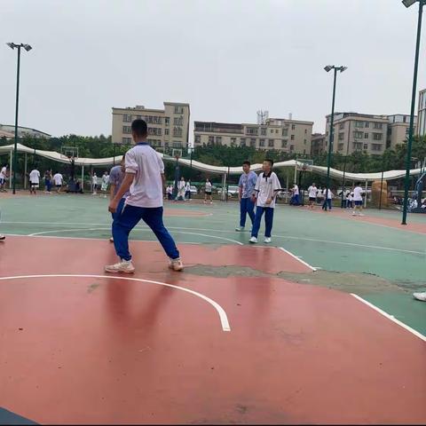 顽强拼搏，迎“篮”而上————花广金狮学校篮球社团A