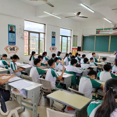 落实双减抓常规    教学视导促提升--2023年小学教学常规调研暨“六年级复习”专项视导简报