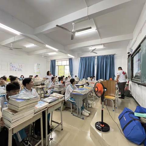新盈中学——关爱生命，救在身边